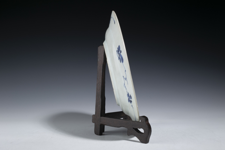 古玩陶瓷清康熙·青花花卉紋盤拍賣,當(dāng)前價格1388元