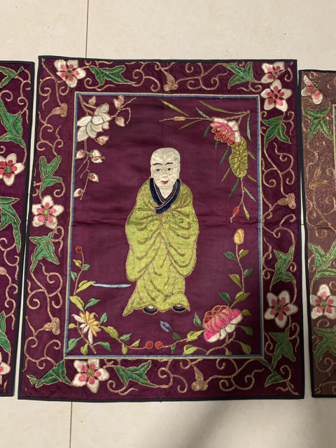 古玩雜項(xiàng)清代團(tuán)龍暗花地羅漢彩繡拍賣，當(dāng)前價(jià)格3000元