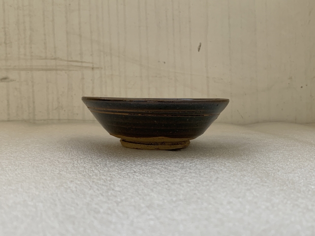 古玩陶瓷磁州窯紫金釉弦紋碗拍賣，當前價格480元