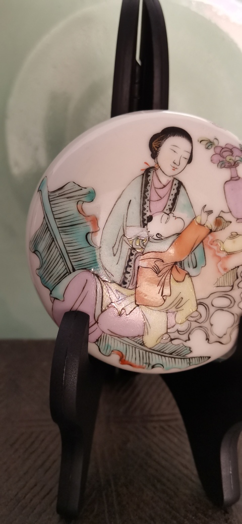 古玩陶瓷仕女紋粉彩蓋盒拍賣，當前價格1200元