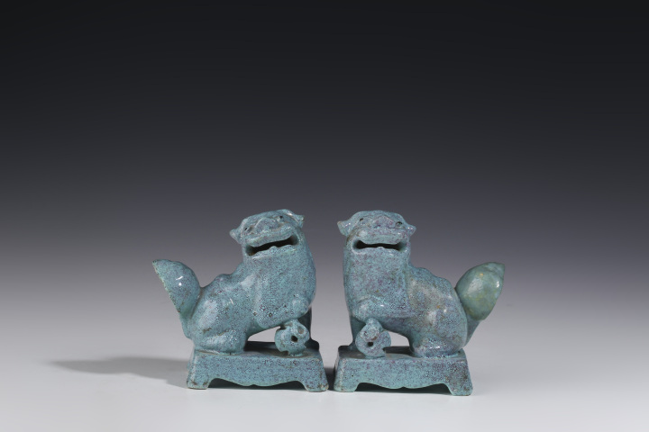 古玩陶瓷晚清·爐鈞釉獅子擺件一對（已實物鑒真）拍賣，當(dāng)前價格6000元