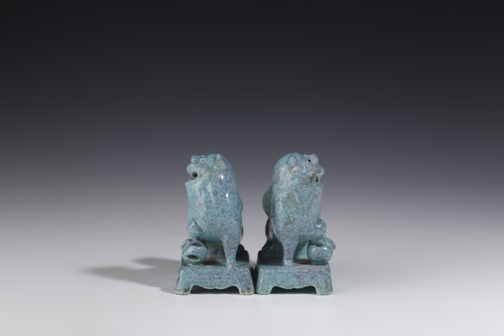 古玩陶瓷晚清·爐鈞釉獅子擺件一對（已實物鑒真）拍賣，當(dāng)前價格6000元