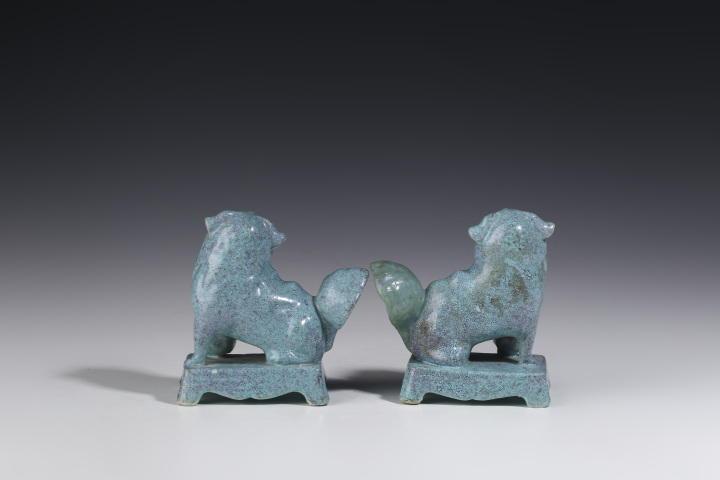 古玩陶瓷晚清·爐鈞釉獅子擺件一對（已實物鑒真）拍賣，當(dāng)前價格6000元