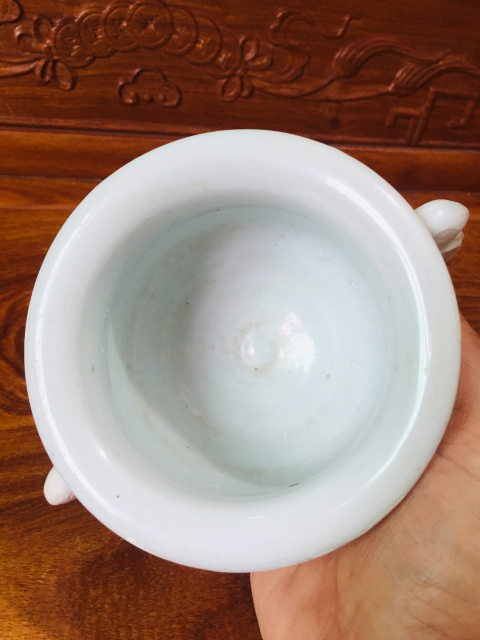 古玩陶瓷白釉夔龍雙耳香爐拍賣,當(dāng)前價(jià)格0元