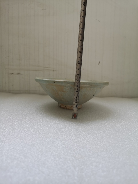 古玩陶瓷景德鎮窯系青白釉刻仰蓮紋斗笠碗拍賣,當前價格750元
