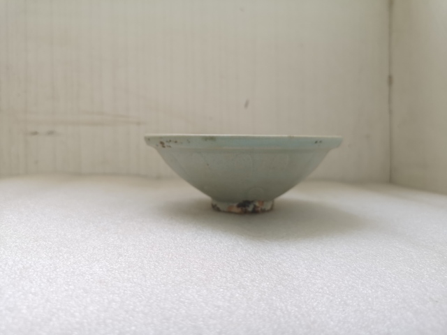 古玩陶瓷景德鎮窯系青白釉刻仰蓮紋斗笠碗拍賣,當前價格750元