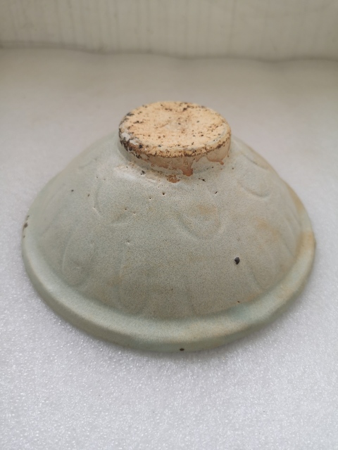 古玩陶瓷景德鎮窯系青白釉刻仰蓮紋斗笠碗拍賣,當前價格750元