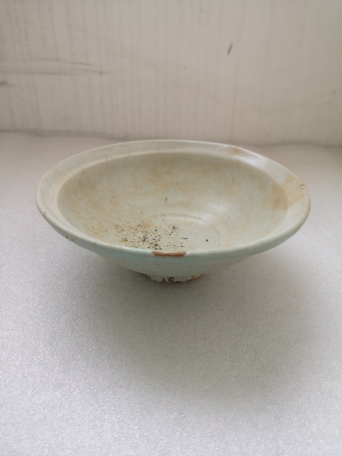 古玩陶瓷景德鎮窯系青白釉刻仰蓮紋斗笠碗拍賣,當前價格750元