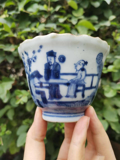 古玩陶瓷6357】明末清初 青花高士賞梅圖楞邊折沿花口杯拍賣,當前價格4880元