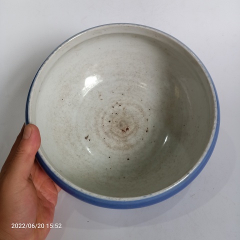 古玩陶瓷晚清民國藍釉三足香爐拍賣,當(dāng)前價格1元
