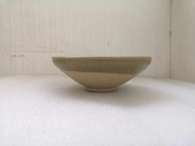 古玩陶瓷耀州窯黃釉印花大碗拍賣,當前價格1500元
