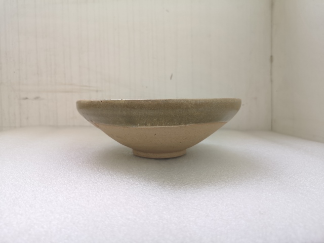 古玩陶瓷耀州窯黃釉印花大碗拍賣,當前價格1500元