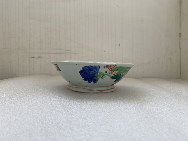 古玩陶瓷粉彩花鳥詩文葵口碗拍賣,當前價格260元