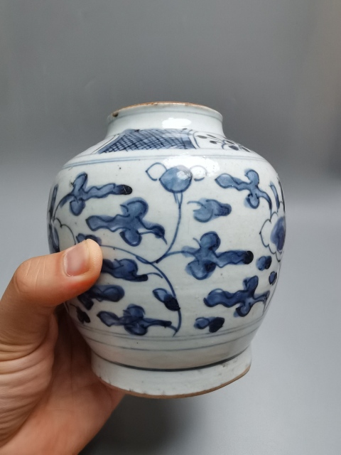 古玩陶瓷【已鑒真】明末清初青花纏枝花卉紋罐拍賣，當(dāng)前價格3500元