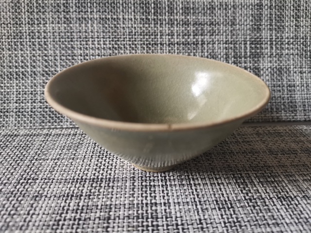 古玩陶瓷耀州青瓷斗笠盞拍賣，當(dāng)前價(jià)格2400元