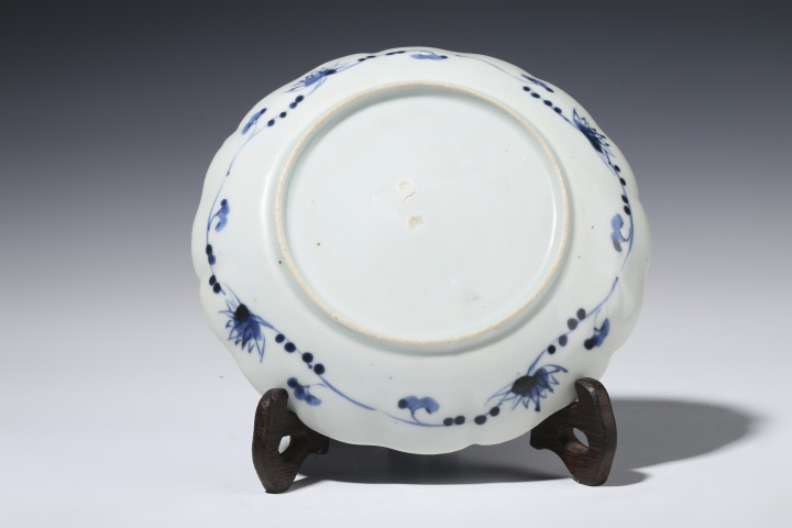 古玩陶瓷清晚·青花麒麟紋花口盤拍賣，當前價格1500元