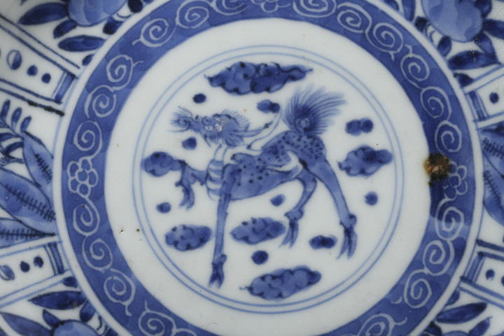 古玩陶瓷清晚·青花麒麟紋花口盤拍賣，當前價格1500元