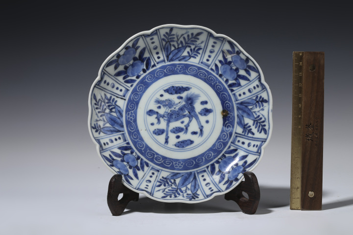 古玩陶瓷清晚·青花麒麟紋花口盤拍賣，當前價格1500元