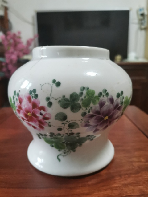 古玩陶瓷花卉紋彩繪將軍罐拍賣，當(dāng)前價(jià)格560元