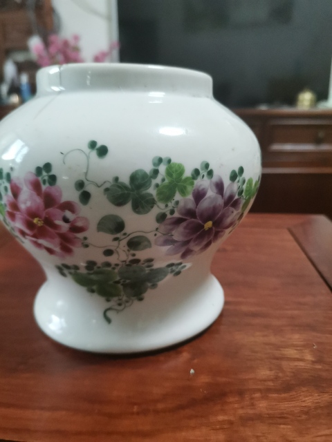 古玩陶瓷花卉紋彩繪將軍罐拍賣，當(dāng)前價(jià)格560元