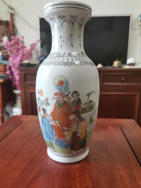 古玩陶瓷人物撇口瓶拍賣，當前價格360元