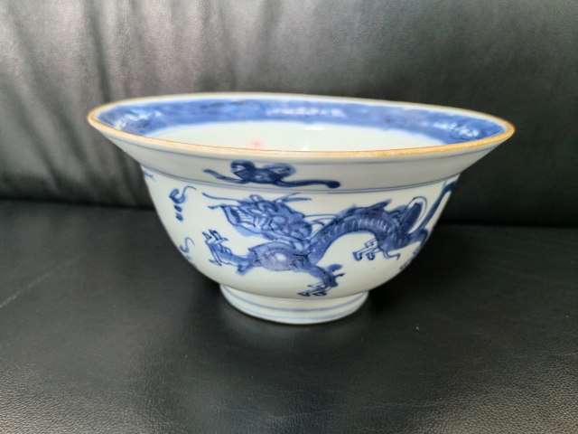 古玩陶瓷青花龍鳳紋折沿碗拍賣,當前價格3588元