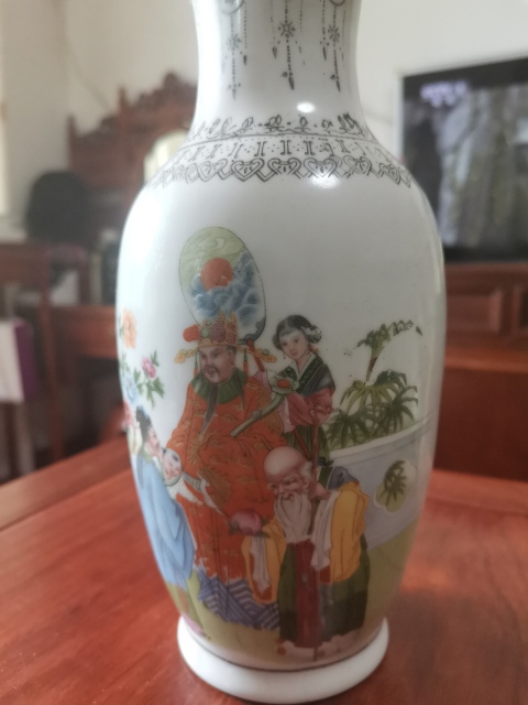古玩陶瓷人物撇口瓶拍賣，當前價格360元