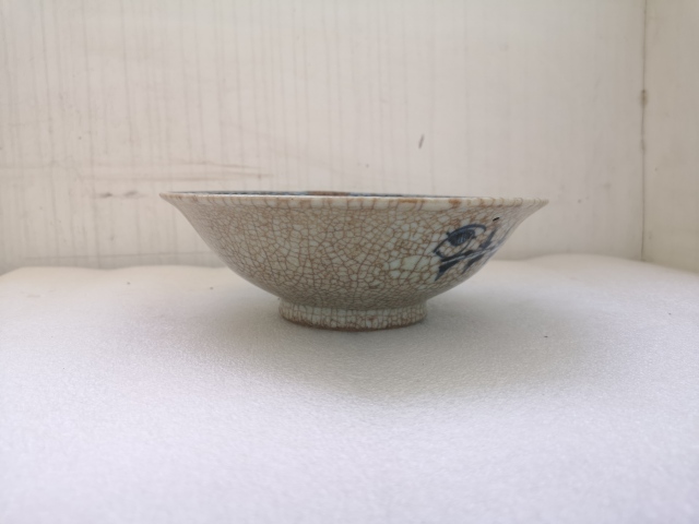 古玩陶瓷哥釉青花花卉紋碗拍賣(mài),當(dāng)前價(jià)格450元