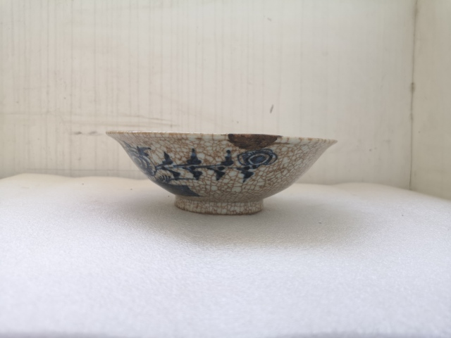 古玩陶瓷哥釉青花花卉紋碗拍賣(mài),當(dāng)前價(jià)格450元