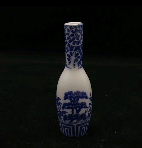 古玩陶瓷花卉紋青花瓶拍賣，當(dāng)前價(jià)格150元