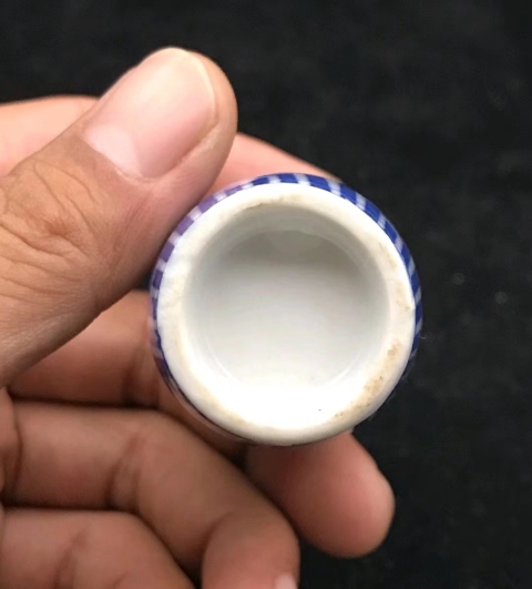 古玩陶瓷花卉紋青花瓶拍賣，當(dāng)前價(jià)格150元