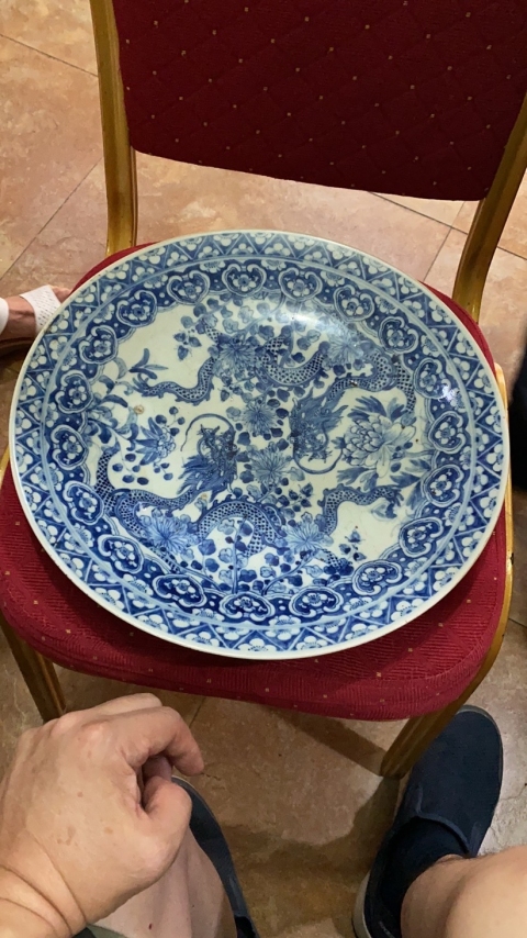 古玩陶瓷同治超大雙龍青花盤拍賣，當(dāng)前價(jià)格18000元
