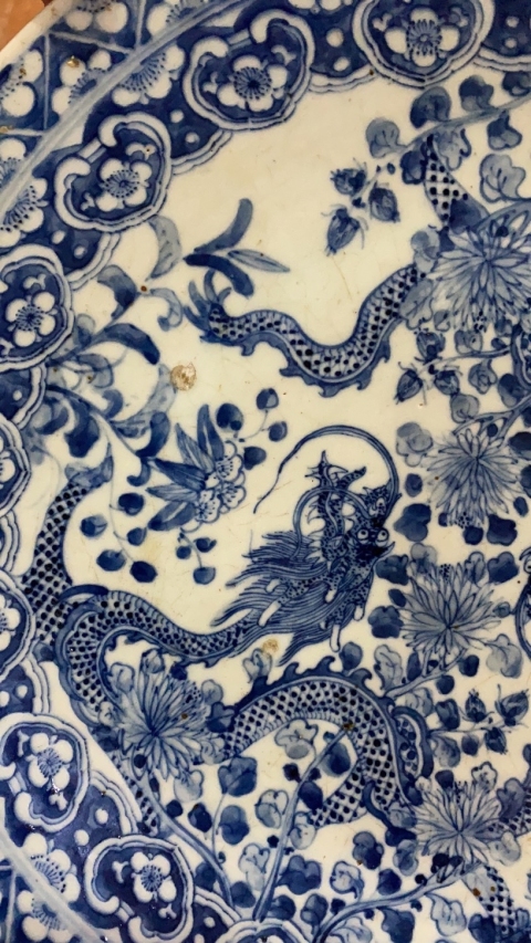 古玩陶瓷同治超大雙龍青花盤拍賣，當(dāng)前價(jià)格18000元