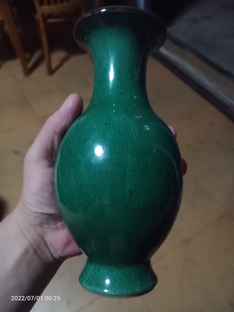 古玩陶瓷民國綠哥釉撇口瓶拍賣,當前價格0元