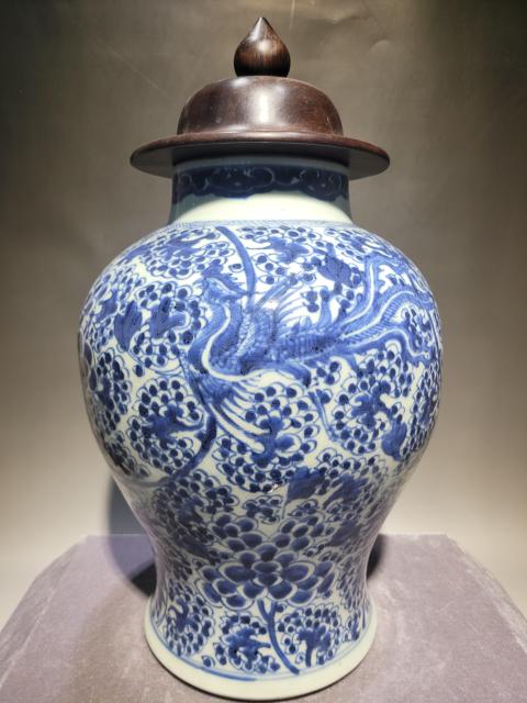 古玩陶瓷康熙鳳穿牡丹青花將軍罐拍賣，當(dāng)前價格60000元