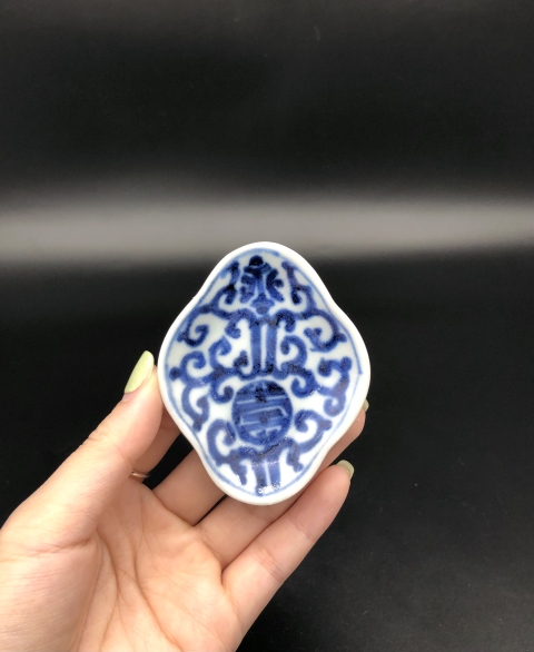 古玩陶瓷雍正忍冬紋筆舔拍賣，當前價格2000元
