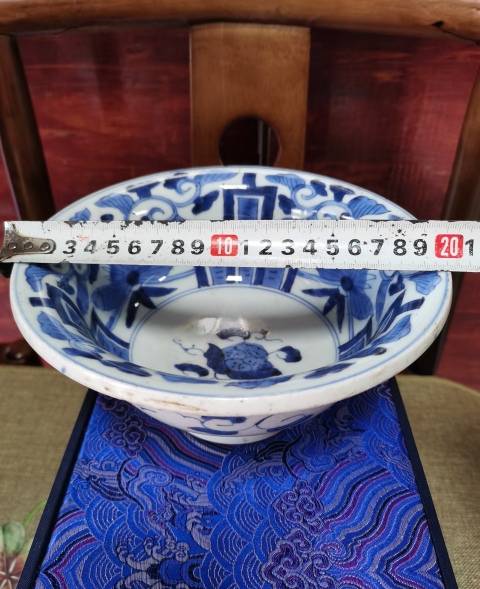 古玩陶瓷【已售】精美大碗】晚清民國花卉紋青花碗拍賣,當前價格550元