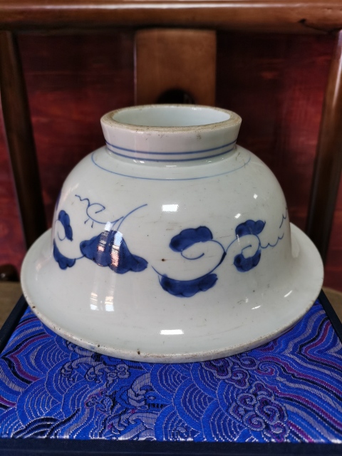 古玩陶瓷【已售】精美大碗】晚清民國花卉紋青花碗拍賣,當前價格550元