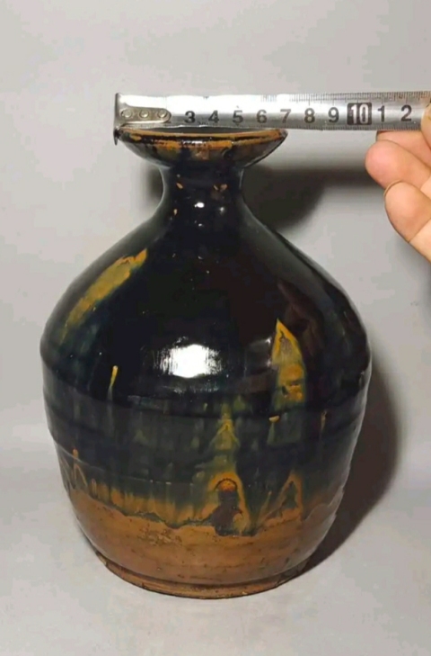 古玩陶瓷清代磁州窯黑釉撇口瓶拍賣(mài),當(dāng)前價(jià)格2698元