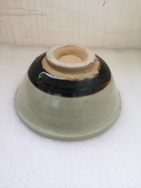 古玩陶瓷磁州窯白釉印花唇口碗拍賣,當前價格1100元