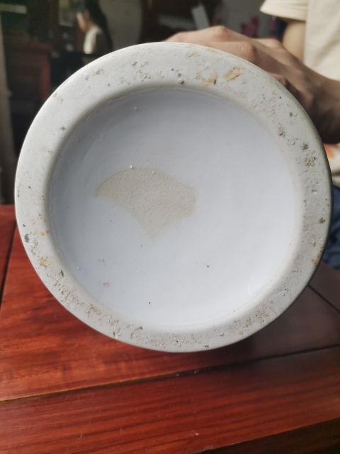 古玩陶瓷六十至八十年代人物紋彩繪花口瓶拍賣，當前價格460元