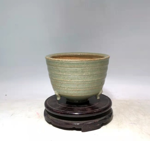 古玩陶瓷青釉弦紋三足香爐拍賣，當前價格7600元