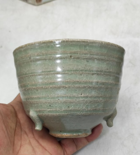 古玩陶瓷青釉弦紋三足香爐拍賣，當前價格7600元