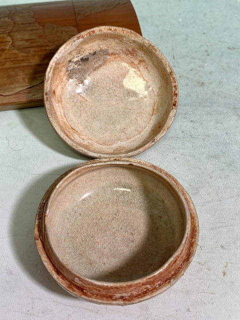 古玩陶瓷宋代影清印花花卉紋蓋盒拍賣，當前價格199元