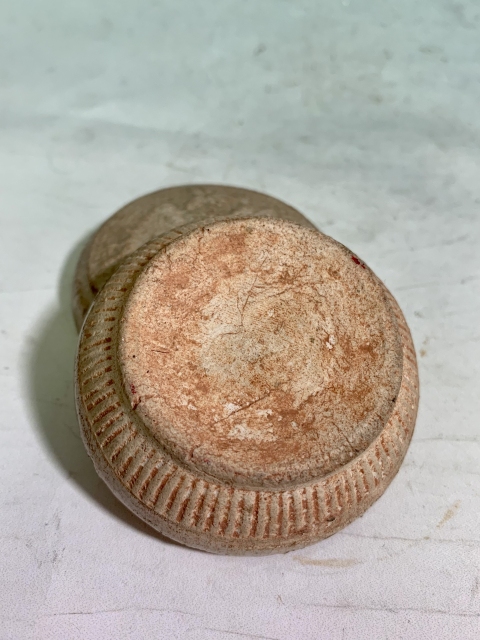 古玩陶瓷宋代影清印花花卉紋蓋盒拍賣，當前價格199元