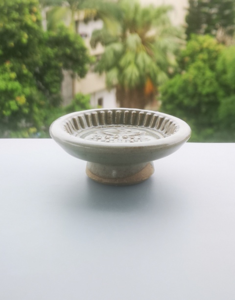 古玩陶瓷龍泉窯青瓷刻壽字托盤拍賣,當前價格999元