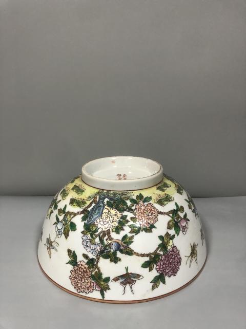 古玩陶瓷平臺保真花鳥蝶紋彩繪大碗拍賣，當(dāng)前價格2600元