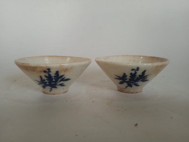 古玩陶瓷出口創(chuàng)匯期花卉紋青花斗笠盞兩個(gè)拍賣,當(dāng)前價(jià)格0元