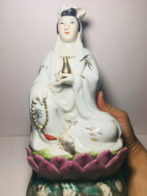 古玩陶瓷觀音塑像拍賣,當前價格0元