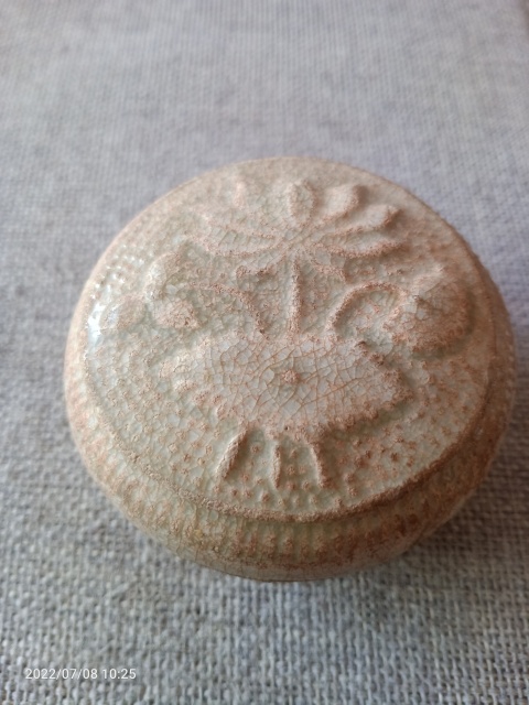 古玩陶瓷宋代影清印花花卉紋蓋盒拍賣，當前價格199元